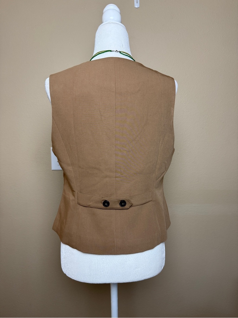 Pocketed Button Up Vest Size Medium - Picture 6 of 8
